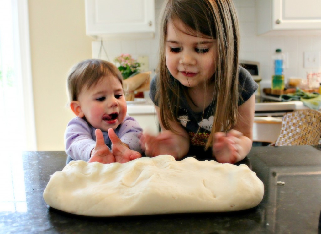 my-kid-eats-play-doh-an-all-natural-play-dough-recipe